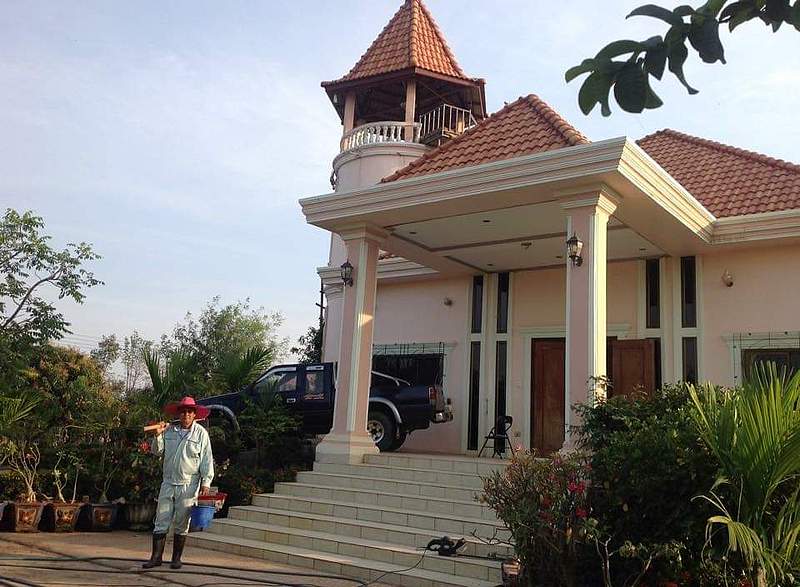 Laos  Vientiane  空き部屋あります。
